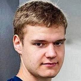 Who is Aleksander Barkov's girlfriend, Julia? Who is the mother of his kid?  – FirstSportz