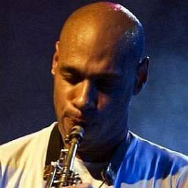 Who is Joshua Redman Dating Now?