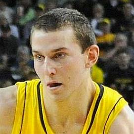 Who is Nik Stauskas Dating Now?