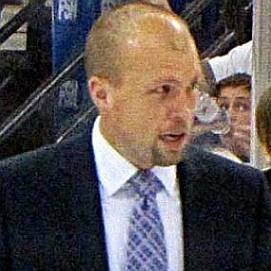 Who is Mike Yeo Dating Now?