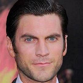 Who is Wes Bentley Dating Now?