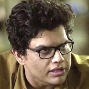 Tanmay Bhat dating "today" profile