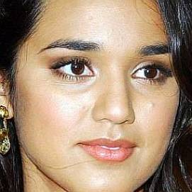 Summer Bishil dating "today" profile
