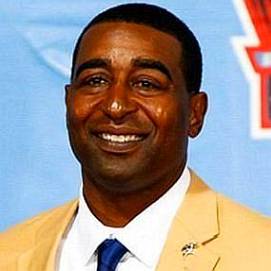 Who is Cris Carter Dating Now?