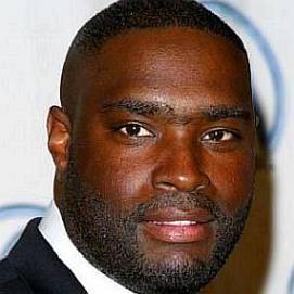 Who is Antwone Fisher Dating Now?