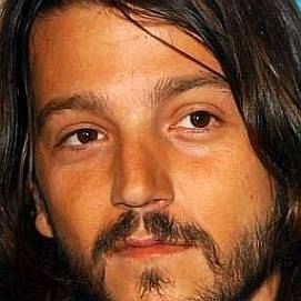 Diego Luna dating "today" profile