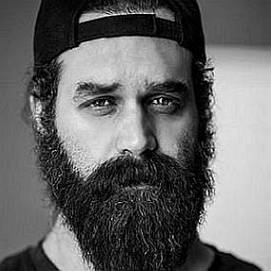 Who is Harley Morenstein Dating Now?