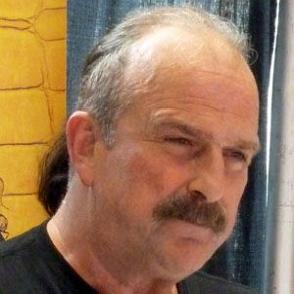 Who is Jake Roberts Dating Now?