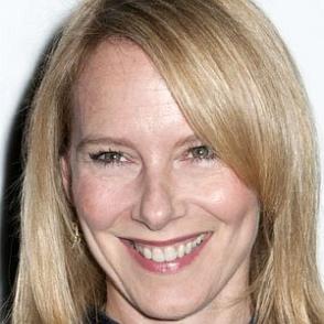 Who is Amy Ryan Dating Now?