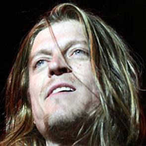 Who is Wes Scantlin Dating Now?