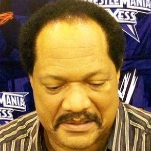 Who is Ron Simmons Dating Now?