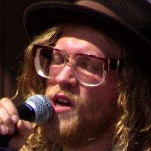 Who is Allen Stone Dating Now?