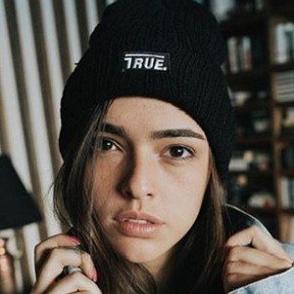 Lucy Vives dating "today" profile