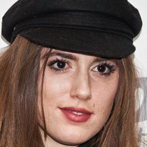Ryn Weaver dating "today" profile