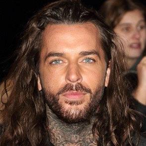 Pete Wicks dating "today" profile