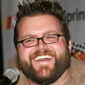 Who is Rutledge Wood Dating Now?